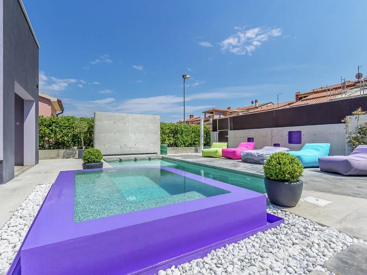 Modern Holiday Home With Pool And Bubble Bath Pula Croatia