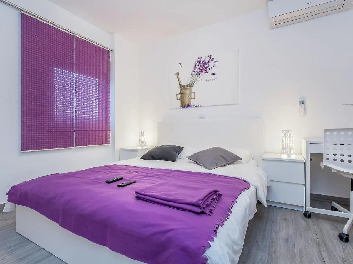 Modern Holiday Home With Pool And Bubble Bath Pula Croatia