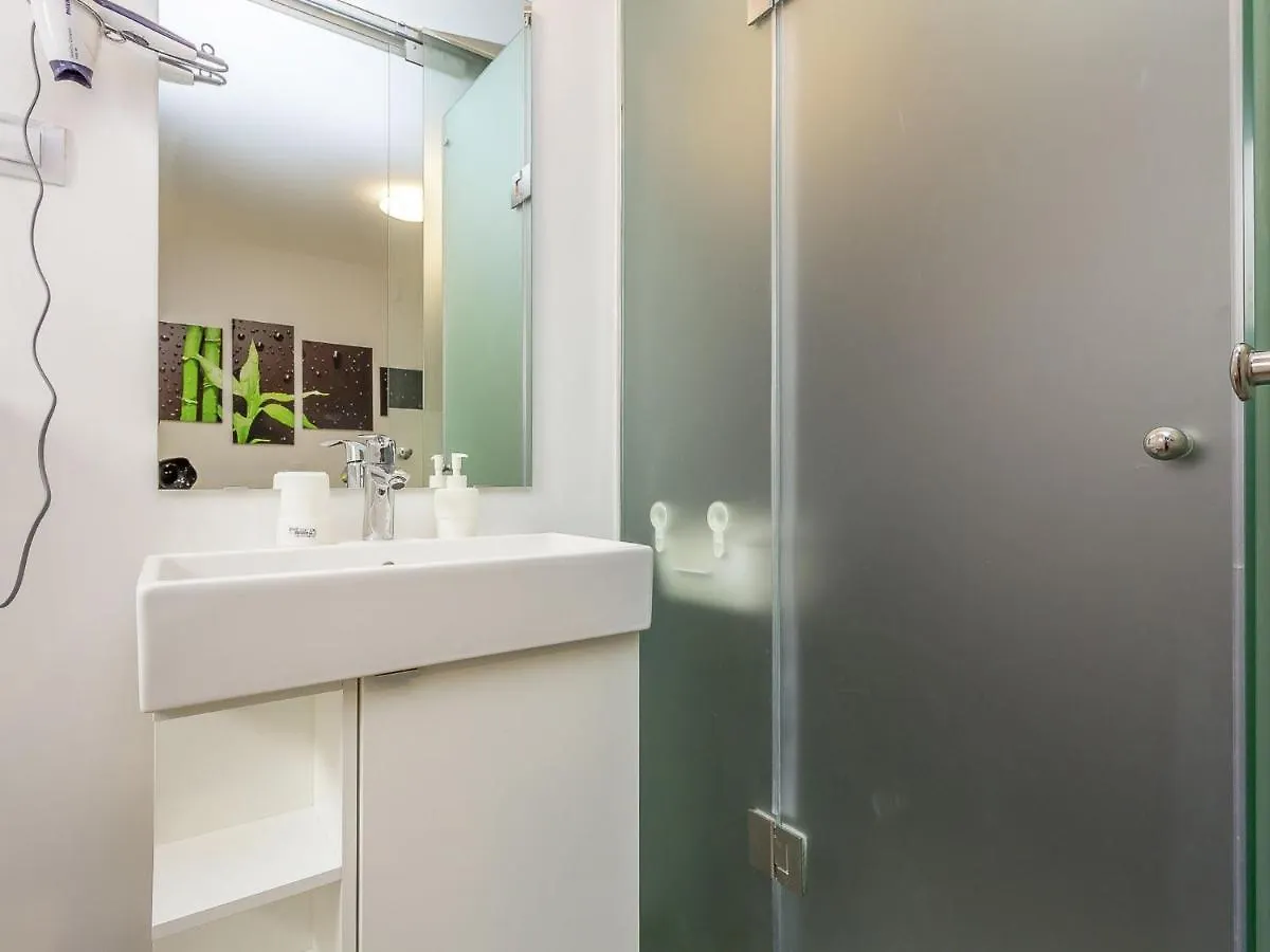 Modern Holiday Home With Pool And Bubble Bath Pula