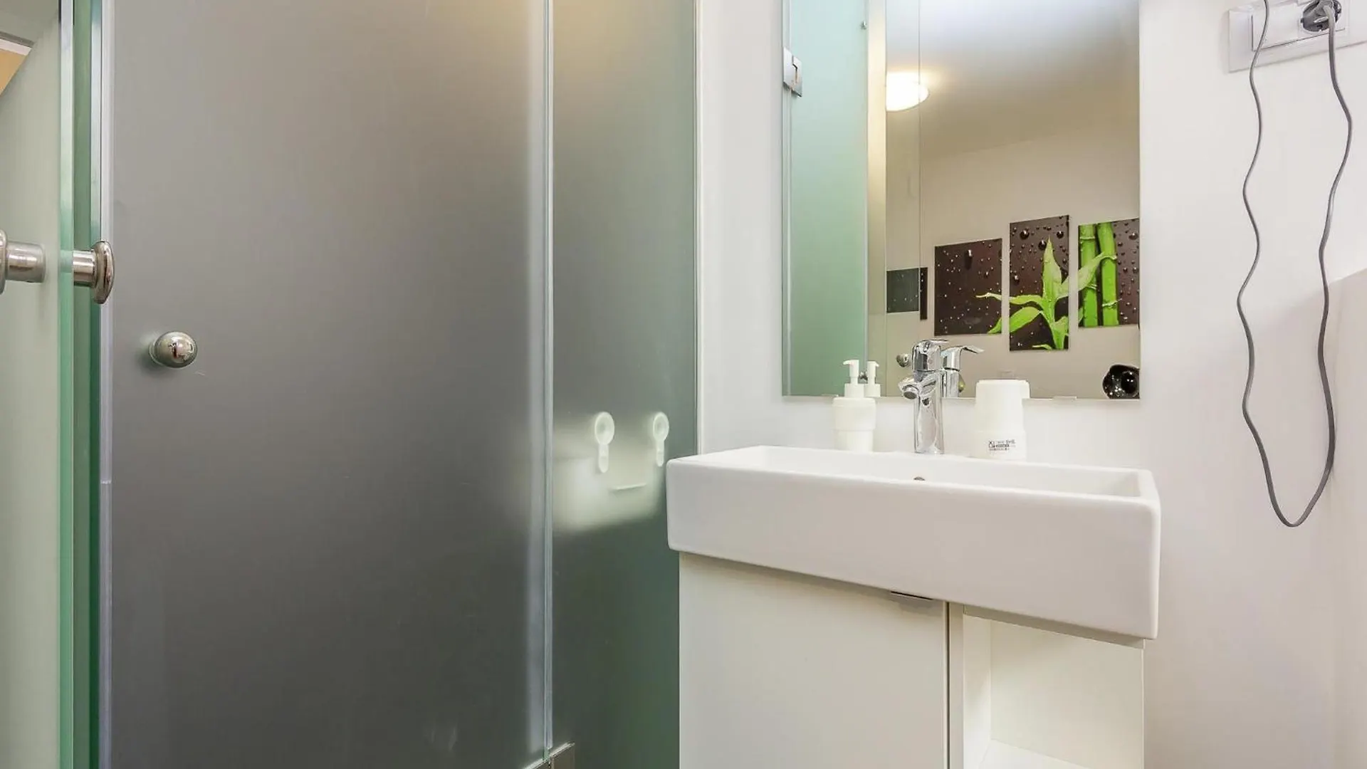 Modern Holiday Home With Pool And Bubble Bath Pula