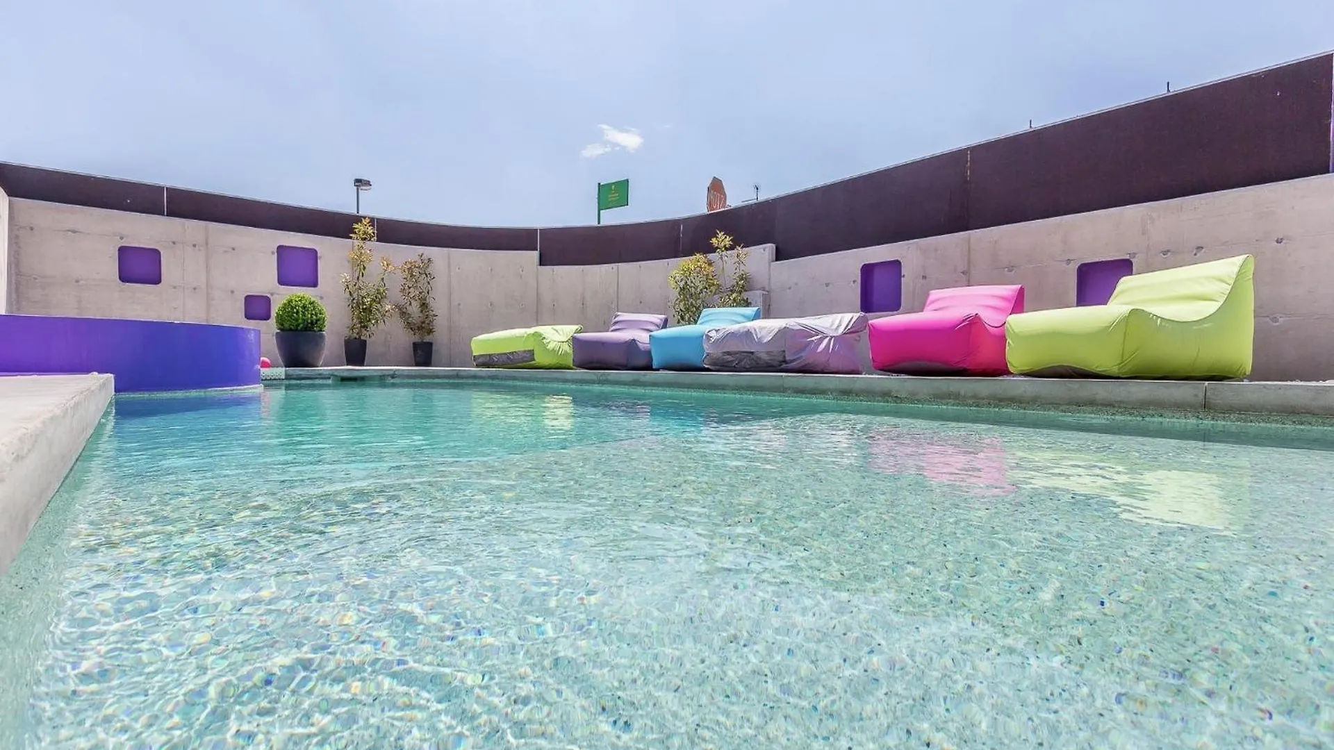 Modern Holiday Home With Pool And Bubble Bath Pula