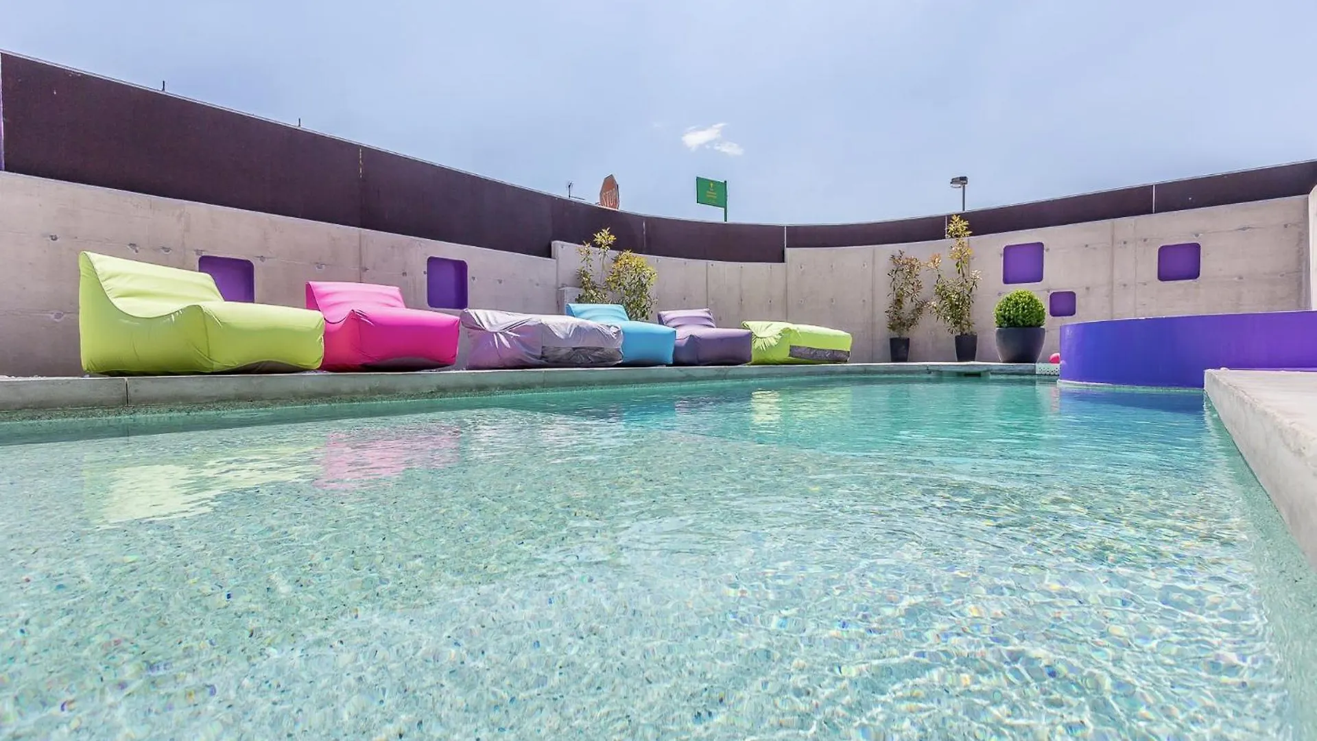 Modern Holiday Home With Pool And Bubble Bath Pula