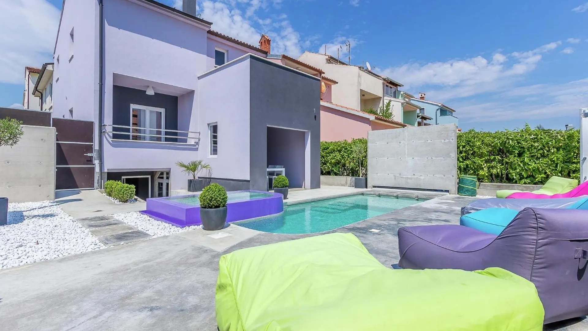 Modern Holiday Home With Pool And Bubble Bath Pula